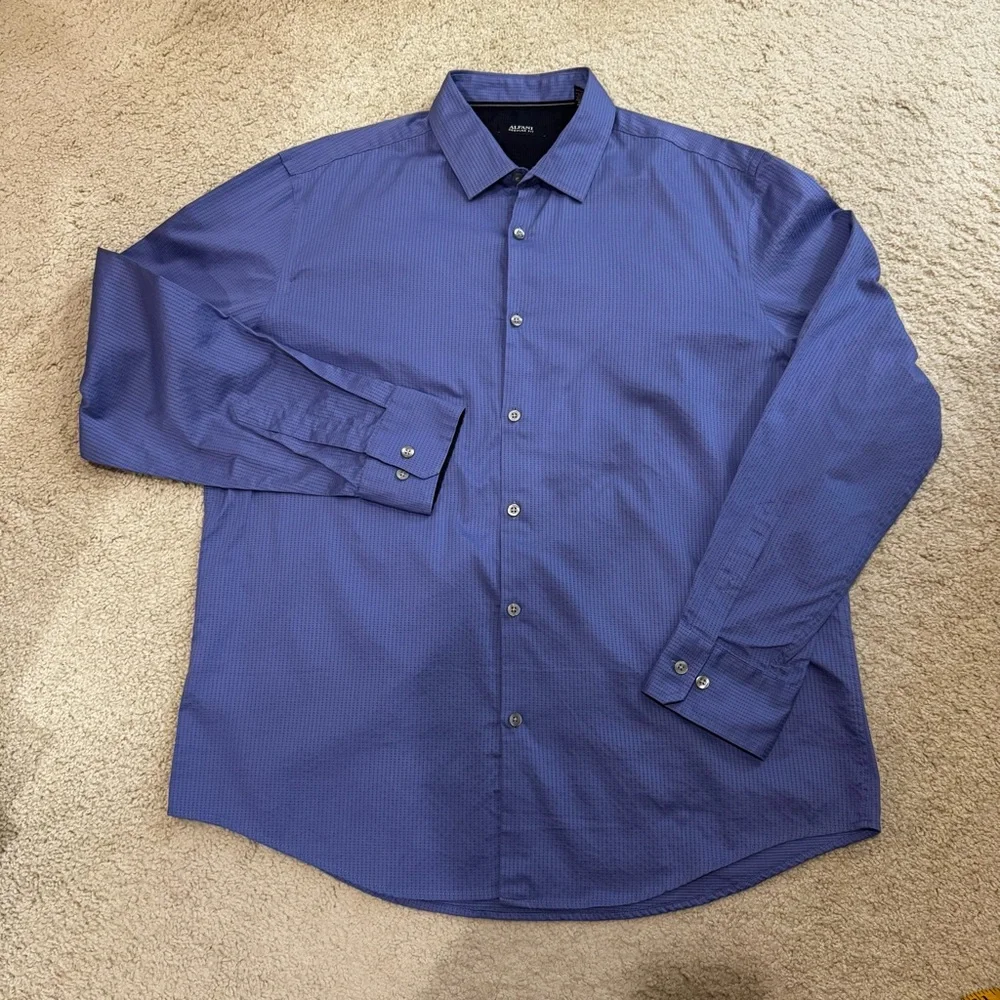 Pre-Loved Alfani Regular Fit Blue Button Down Long Sleeve Dress Shirt Size L